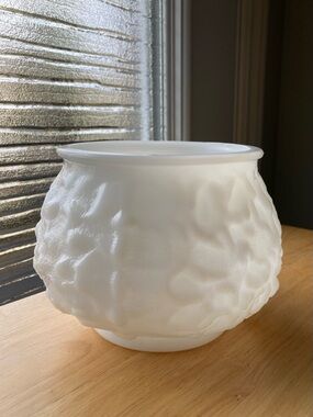 Vintage E.O. Brody Textured Milk Glass Planter / Vase 4 1/4” tall X 5 1/4” wide